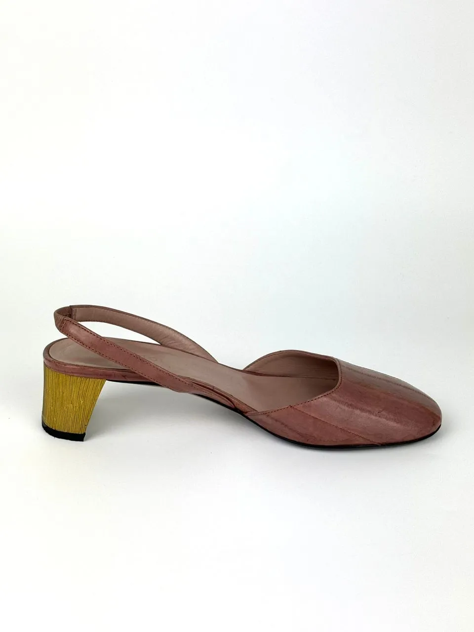 Eel Arielle Round Toe Pumps in Rose Bud