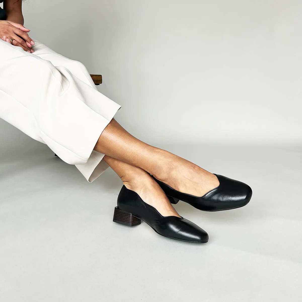 Olivia Wide Fit Pumps – Black Leather