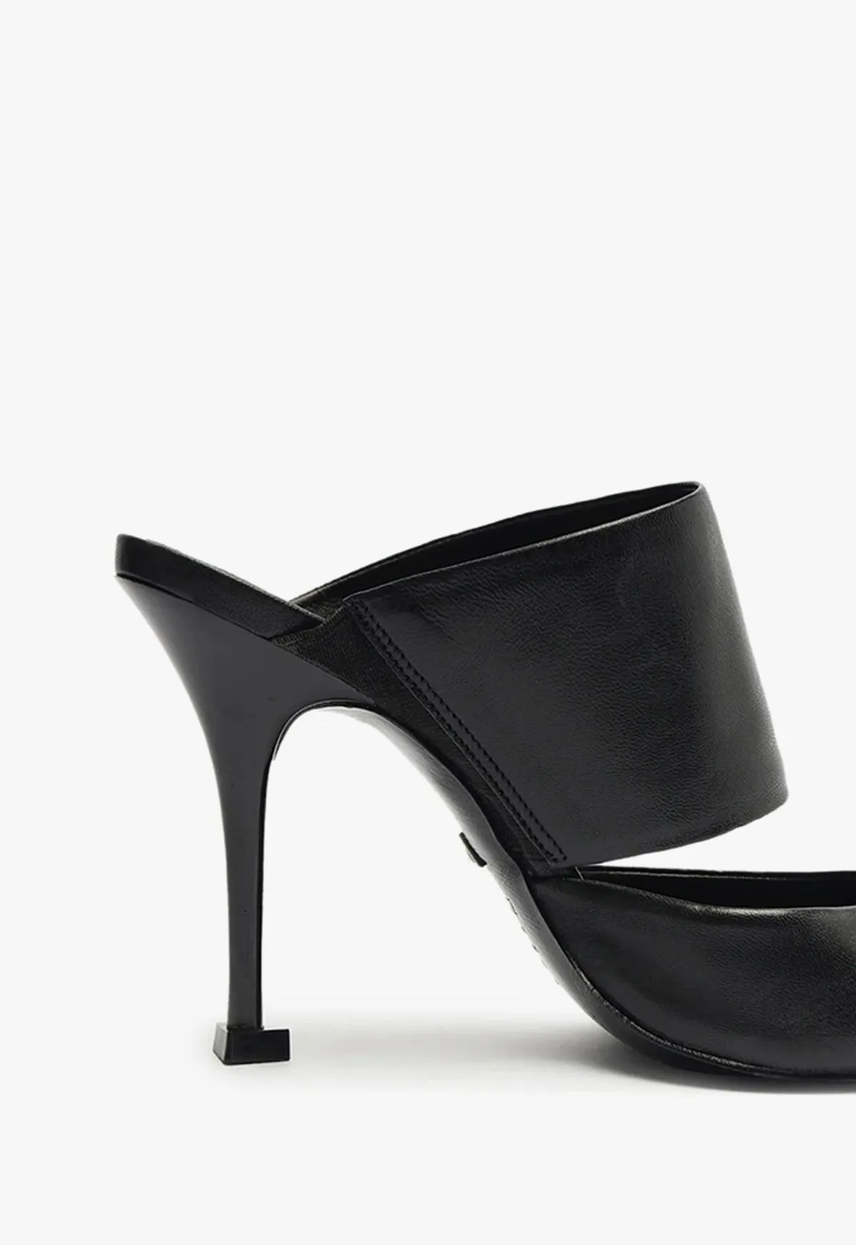 Quereda Leather Pump