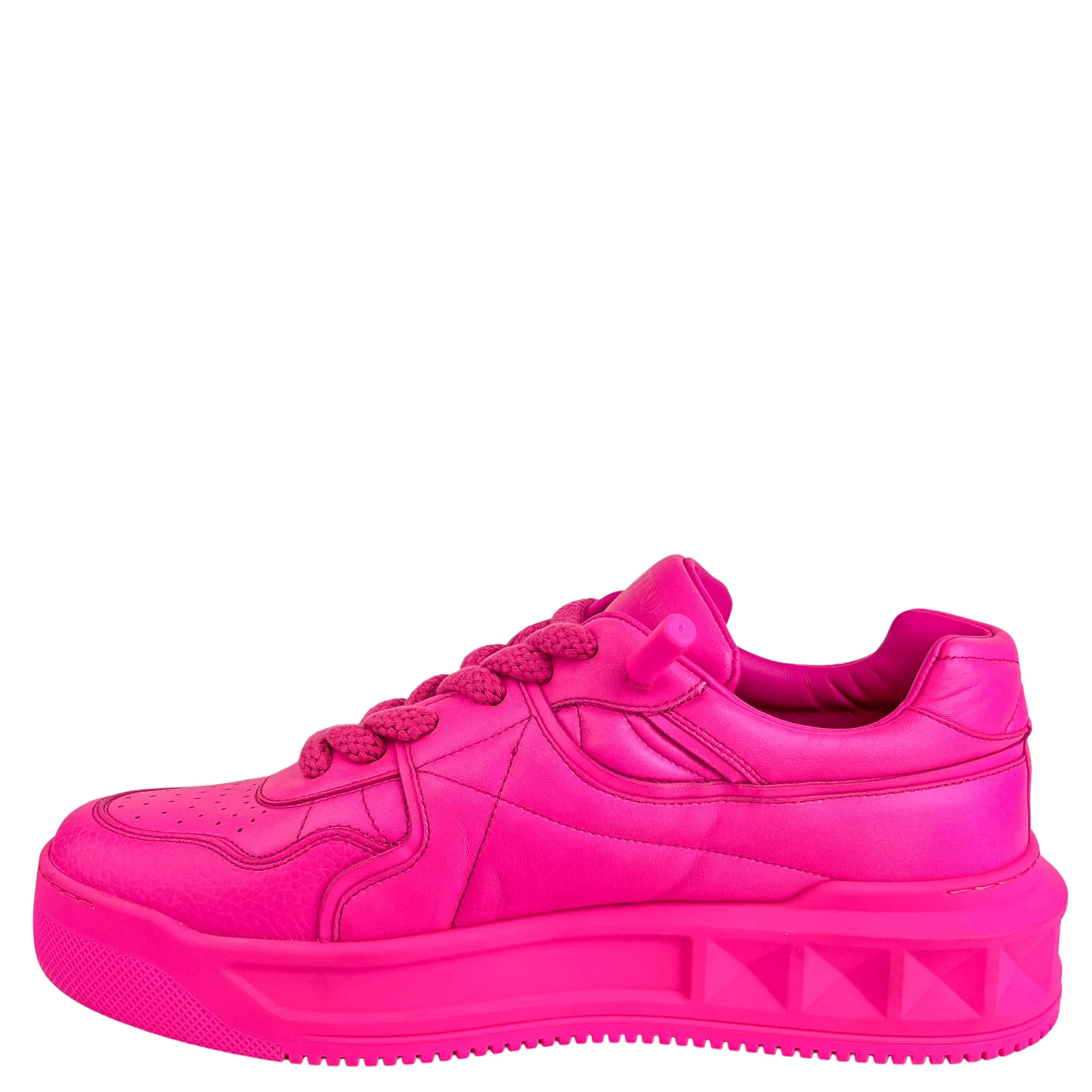 Valentino One Stud Sneakers in Pink