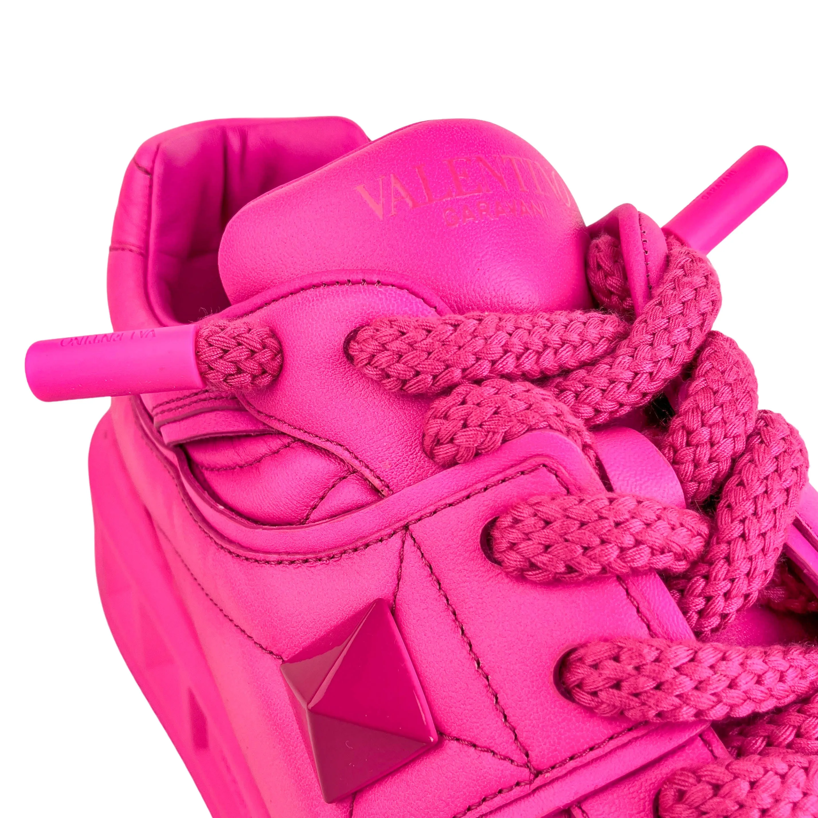 Valentino One Stud Sneakers in Pink